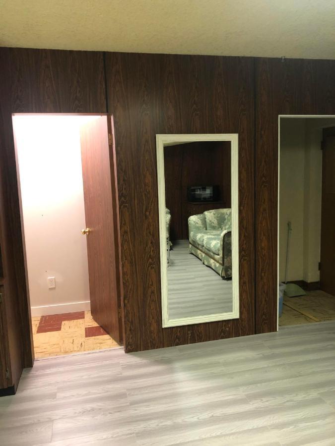 Cozy Guest Home Close To Downtown Vancouver Sights & Subway Station エクステリア 写真